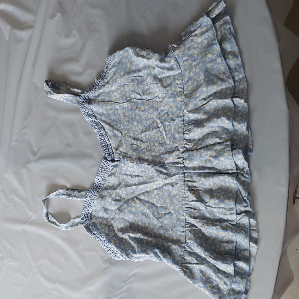 Top L floral blue